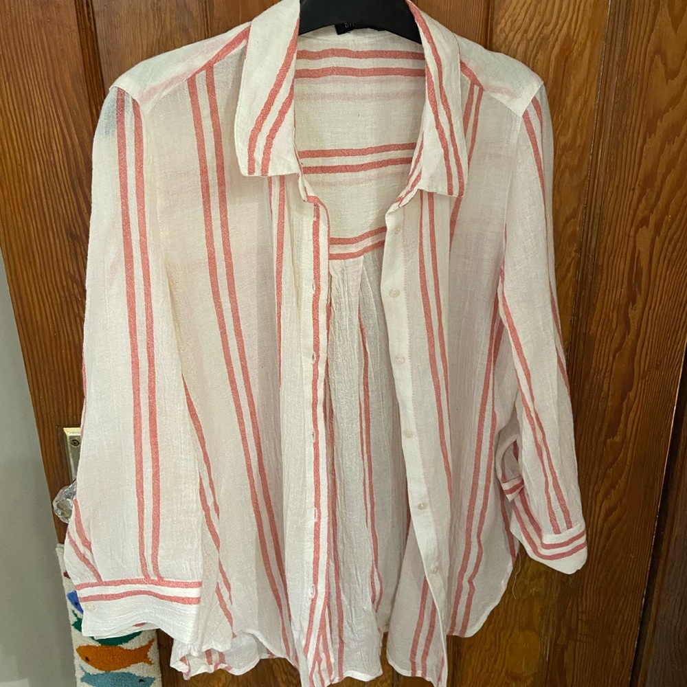 Dynamite linen style blouse